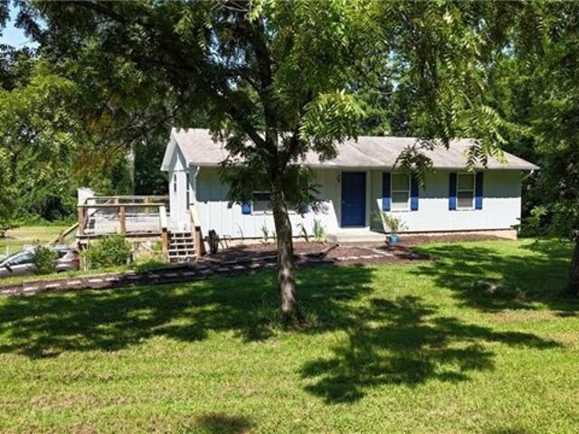 House for sale in Basehor, Kansas