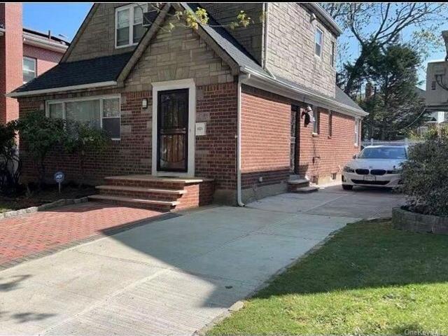 House for sale in Queens, Arverne