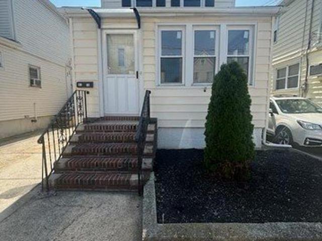 House for sale in Bellerose