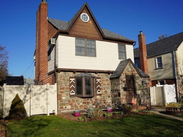 House for sale in Bellerose
