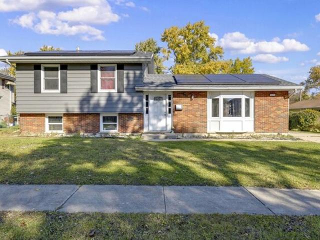 House for sale in Country Club Hills, Illinois