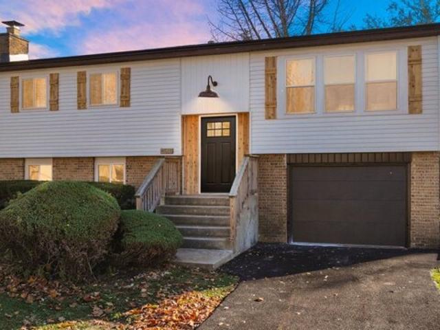 House for sale in Flossmoor, Illinois
