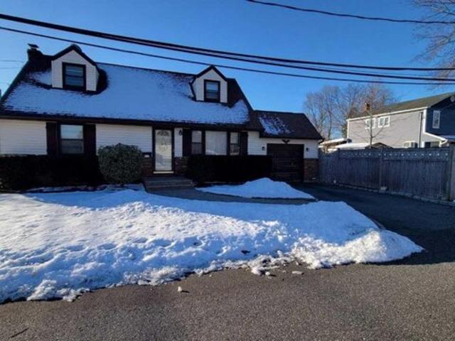 House for sale in Huntington, New York