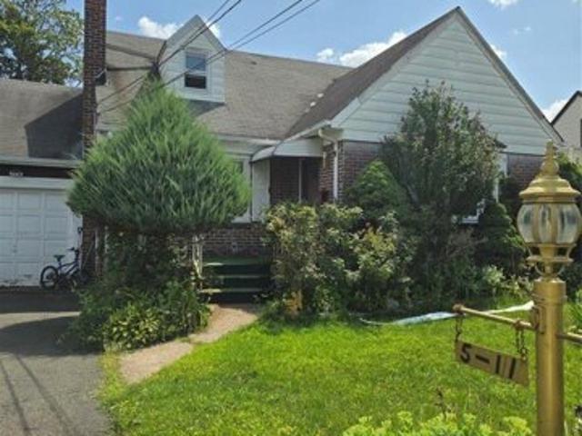 House for sale in Fair Lawn, New Jersey