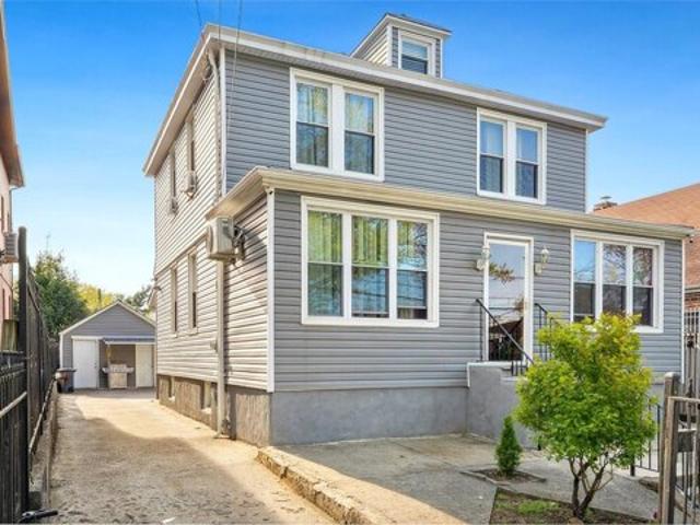 House for sale in Queens, Arverne
