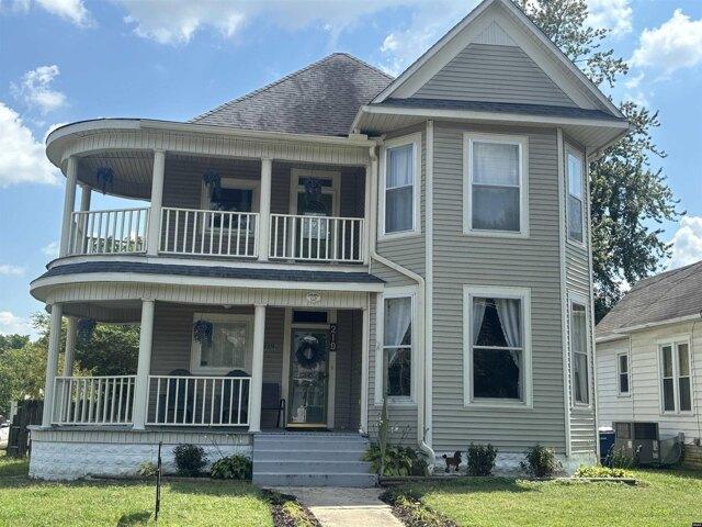 House for sale in Fulton