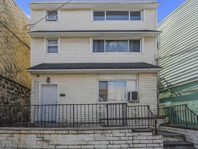 House for sale in Guttenberg, Hudson County