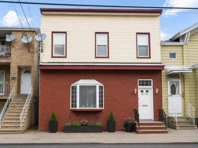 House for sale in Hudson, New Jersey