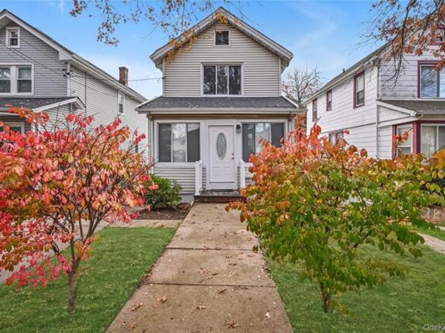 House for sale in Queens, Arverne