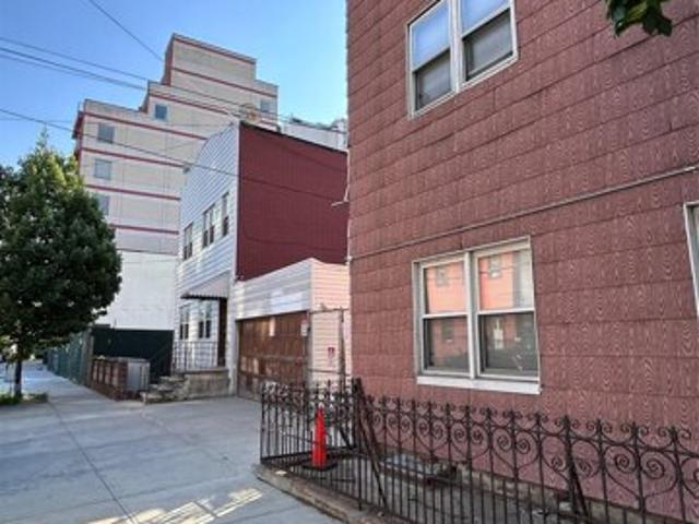 Land for sale in Queens, Arverne
