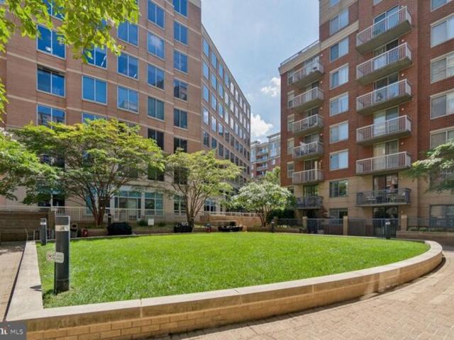 Condo for sale in Arlington