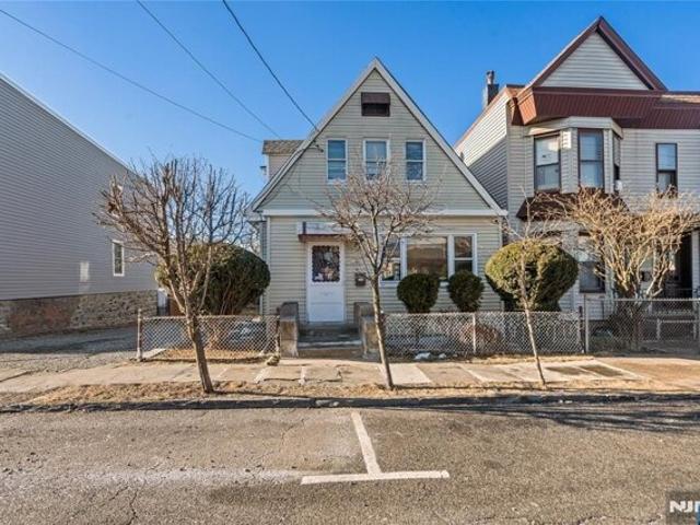 House for sale in North Bergen