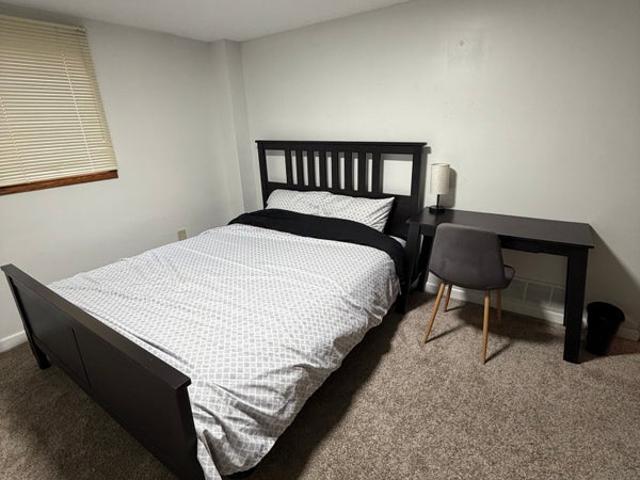 Room for rent in Rolling Greens, Rochester