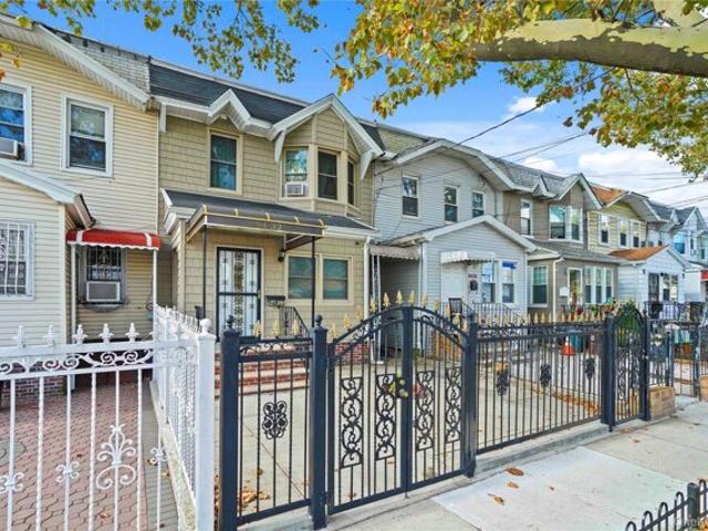 House for sale in Queens, Arverne
