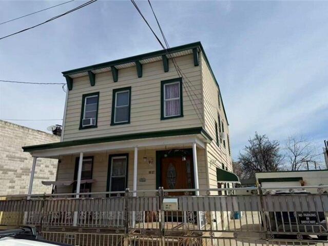 House for sale in Queens, Arverne
