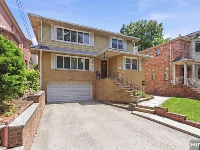 House for sale in Palisades Park, New Jersey