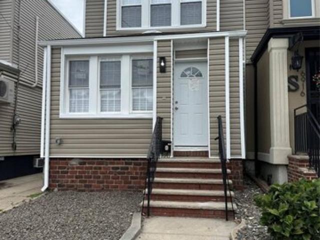 House for sale in Queens, Arverne
