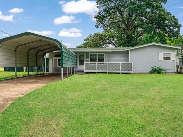 House for sale in Paris, Texas