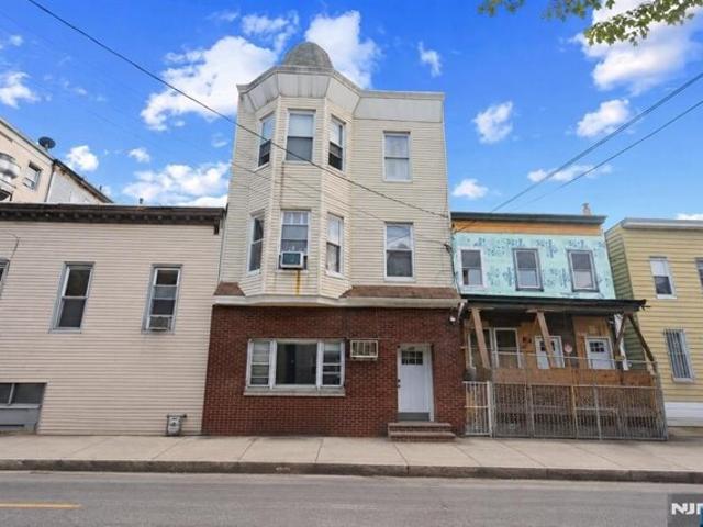 House for sale in Hudson, New Jersey