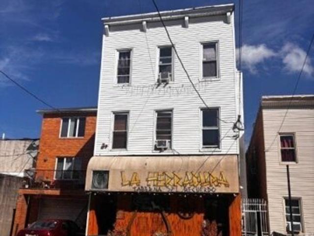 House for sale in Hudson, New Jersey