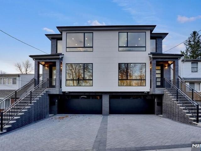 House for sale in Palisades Park, New Jersey