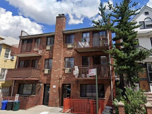 Condo for sale in Elmhurst Condo for sale in Elmhurst