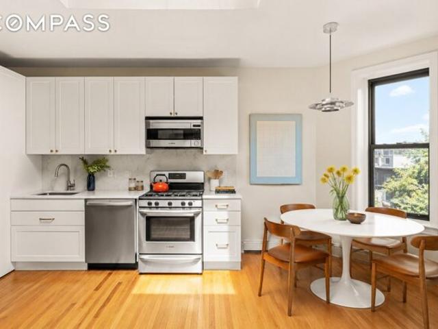 Condo for sale in Arverne, New York