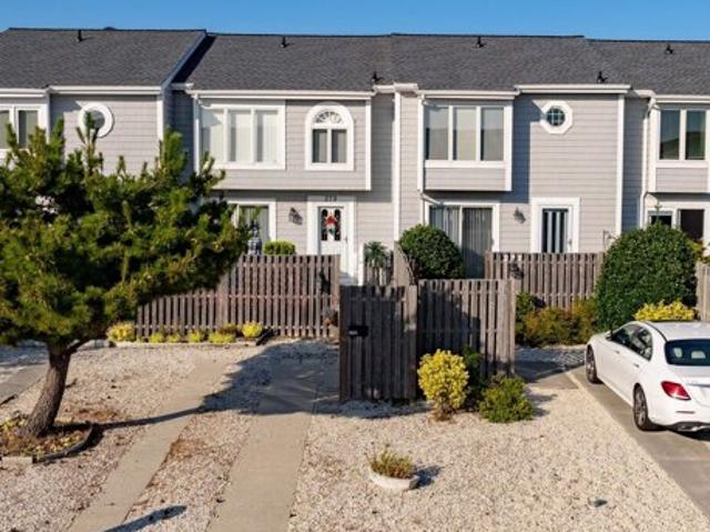 House for sale in Avalon