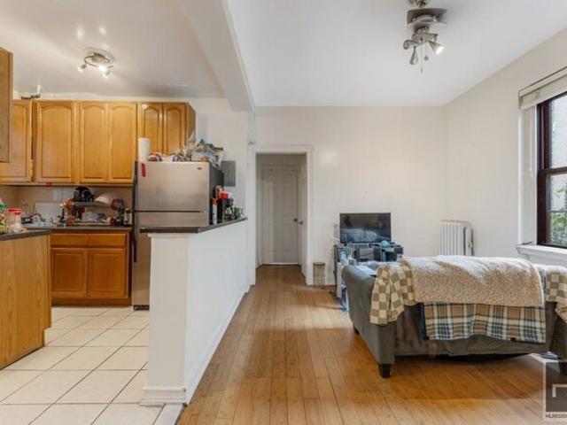 Apartment for sale in Astoria