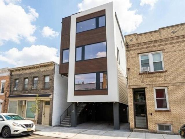 Condo for sale in Guttenberg, Hudson County