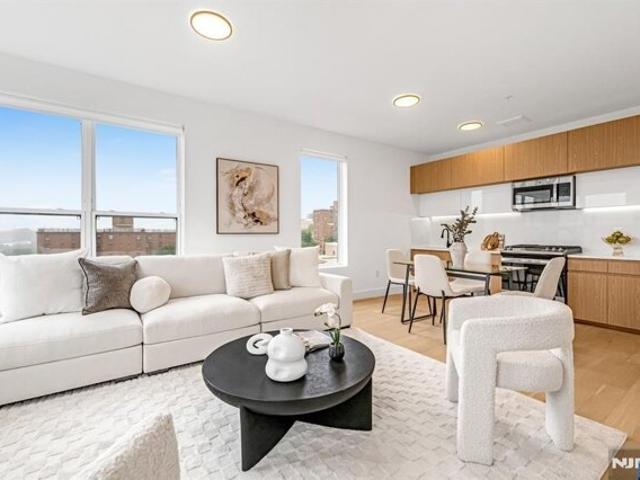 Condo for sale in Union City