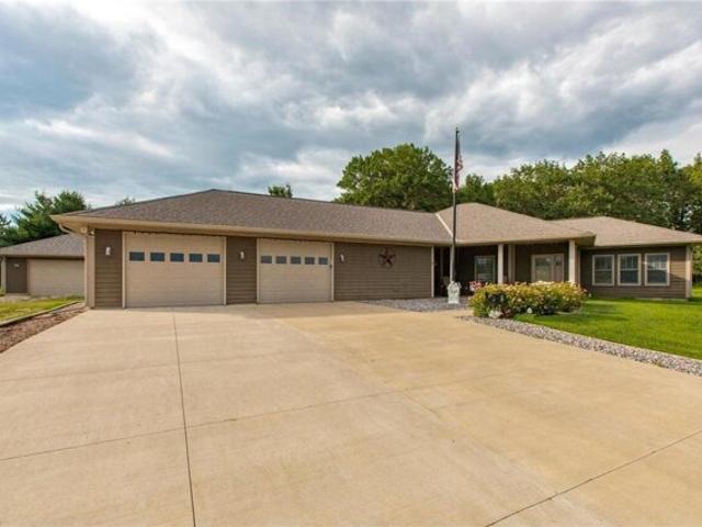 House for sale in Wabasha