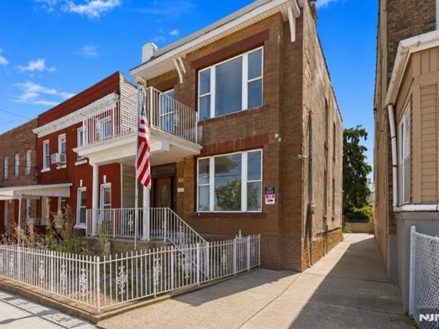 House for sale in Hudson, New Jersey