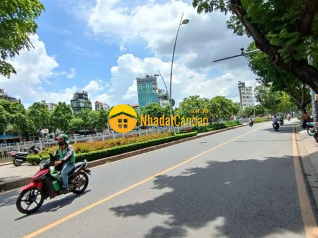 Nhà mặt phố bán