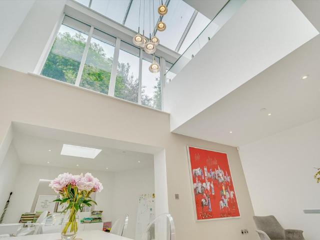 House for rent in London Borough of Merton, Raynes Park