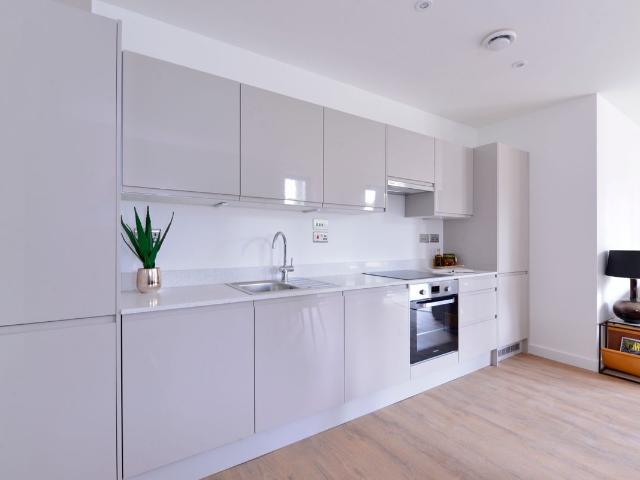 Apartment for rent in Farncombe, Waverley