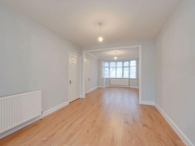 House for rent in London Borough of Ealing, Perivale