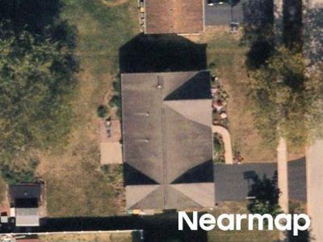 House for sale in Shorewood