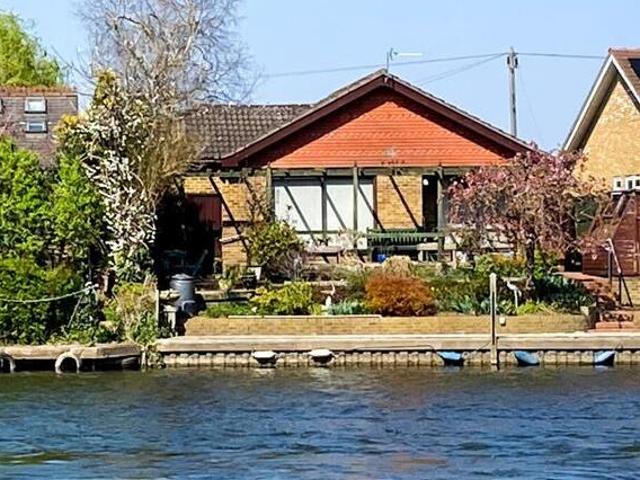 House for sale in Lower Halliford, Surrey