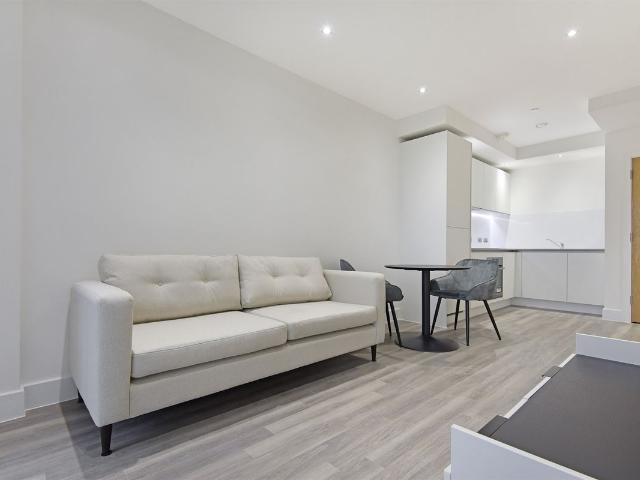 Apartment for rent in Silvertown, Greater London