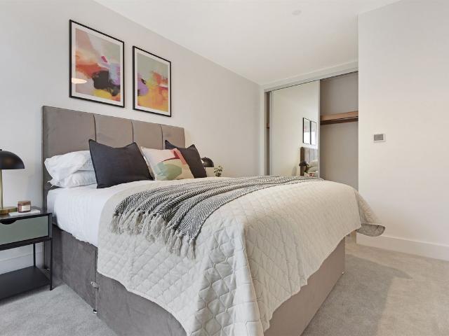 Apartment for rent in Silvertown, Greater London
