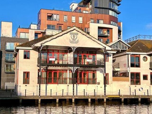 House for sale in Kingston Upon Thames, Greater London