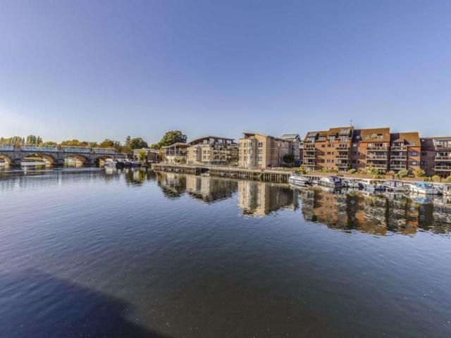 Apartment for rent in Norbiton, Greater London
