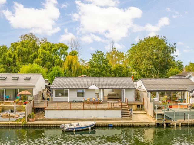 House for rent in Blackhills, Surrey