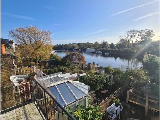 Apartment for rent in Spelthorne, Surrey
