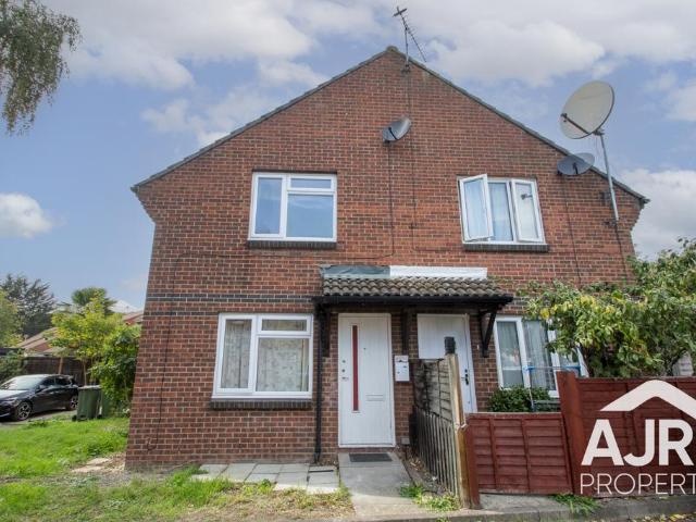 House for rent in Royal Borough of Greenwich, Greater London