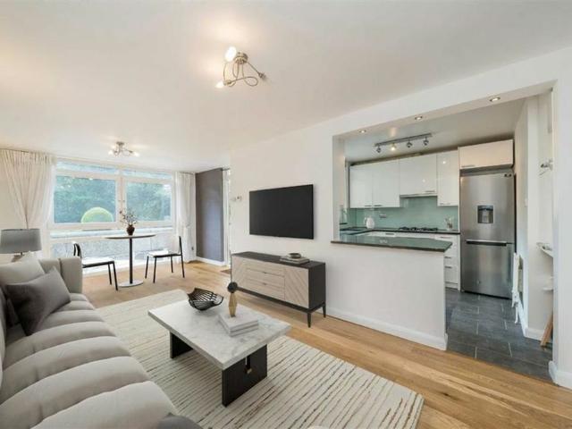 Apartment for rent in London Borough of Richmond upon Thames, Greater London