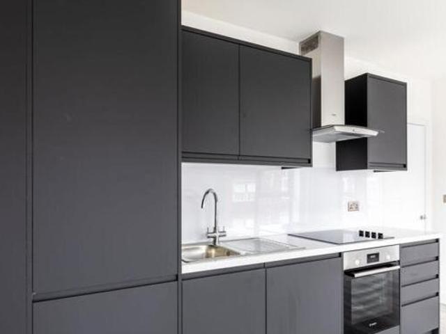 House for rent in Surrey, England