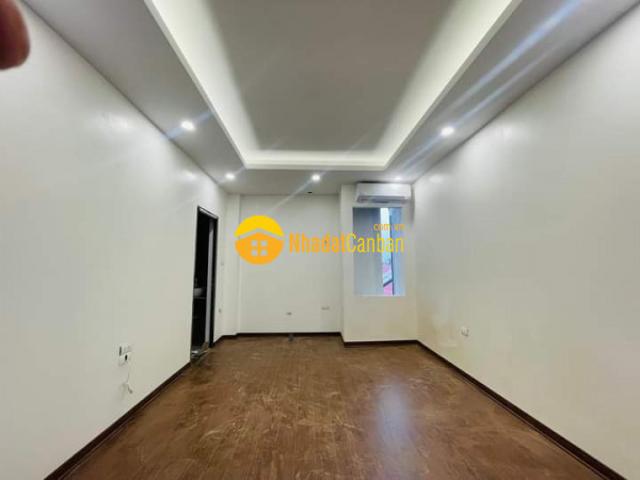 Nhà mặt phố bán