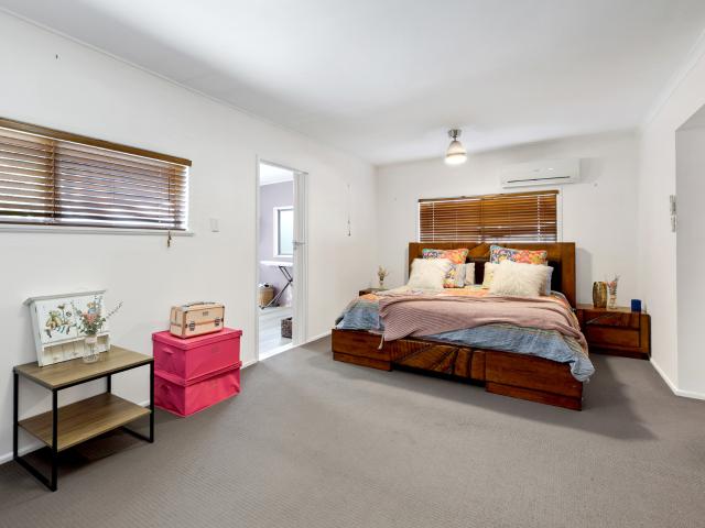 House for sale in Slade Point